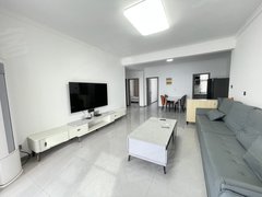 漯河郾城郾城城区幸福港 电梯精装房 三室两厅 家具家电齐全 紧邻钟楼广场出租房源真实图片