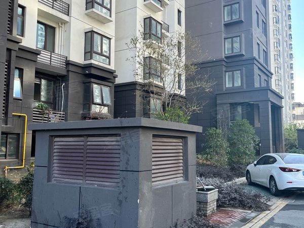 苏州吴中长桥石湖景苑三期实拍朝南大主卧带阳台!1米八大床!