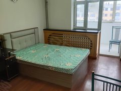 金泰荣小区大两居室可短租半年