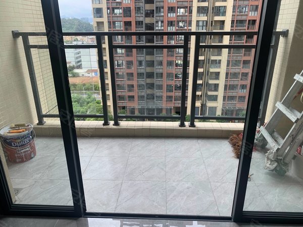 深圳龙岗龙城国际清林半山花园全新装修第一次入住万科物业朝南看花园