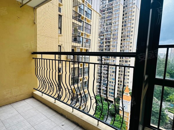 深圳布吉丹竹头英郡年华英郡年华一期大两房业主全新装修家具全新.