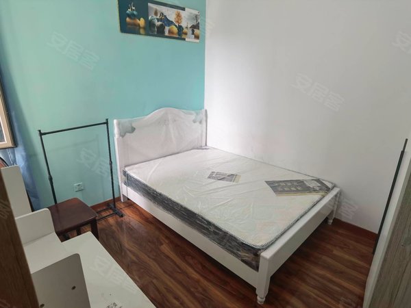 昆山玉山城南世茂蝶湖湾加工区南亚蝶湖湾,精装修单间可短租,压一付一