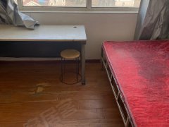 烟台开发区高级中学嵛景华城350每月房间可押一付一拎包入住出租房源真实图片