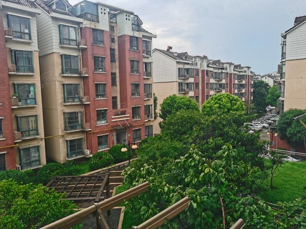 昆山张浦张浦森隆蓝波湾蓝波湾南北通透大两房,干净清爽家具家电齐全