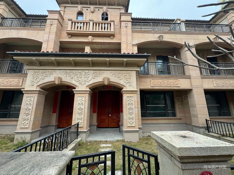 龙湖嘉天下一期联排别墅,产权370平证满,已经改装电梯带车位