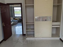 香山名郡西邻多层3室精装空调冰箱家具全1200元每月