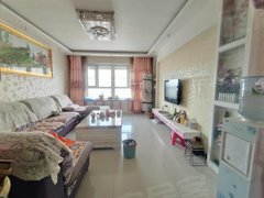 阿拉尔金银川路塔里木商贸城精装修带空调，房子很干净，家具家电齐全，随时可以入住！出租房源真实图片