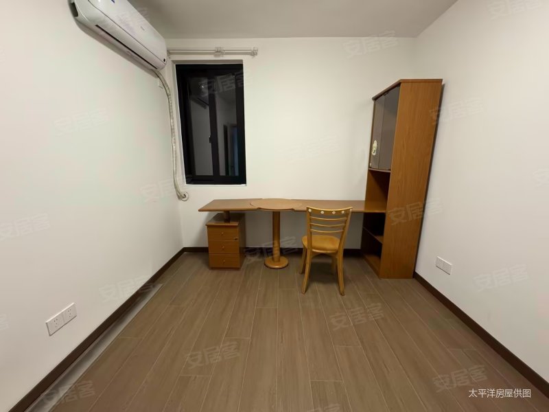 仁宝公寓 交通便利 临地铁 中间楼层 精装可拎包入住