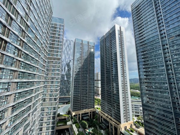 深圳龙华民治龙光玖钻龙华红山,地铁口无缝对接,52平米复式公寓诚心放