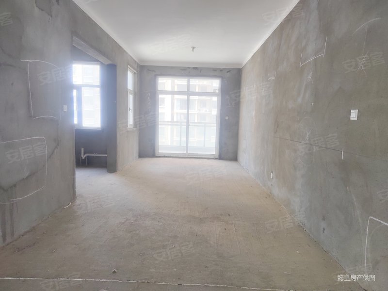 高铁站泉舜商圈 一梯一户大平层空中别墅 层高3.2 邻地铁