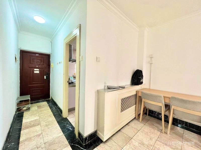 伯宁花园1室1厅8258平米