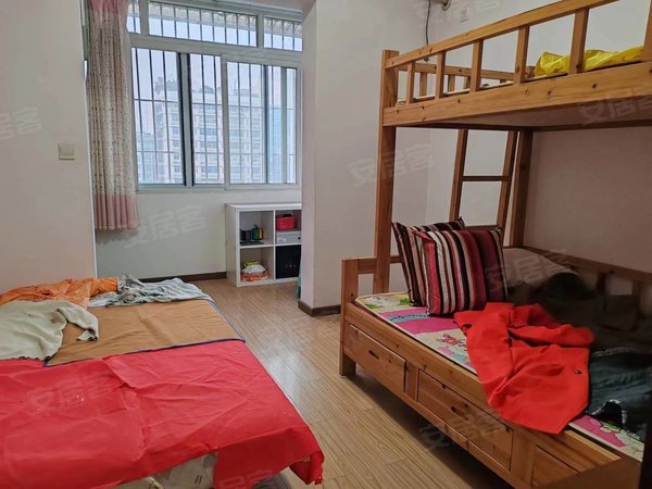 重庆渝中大溪沟人和街小学教师宿舍楼巴蜀旁 人和街小学教师宿舍楼 2