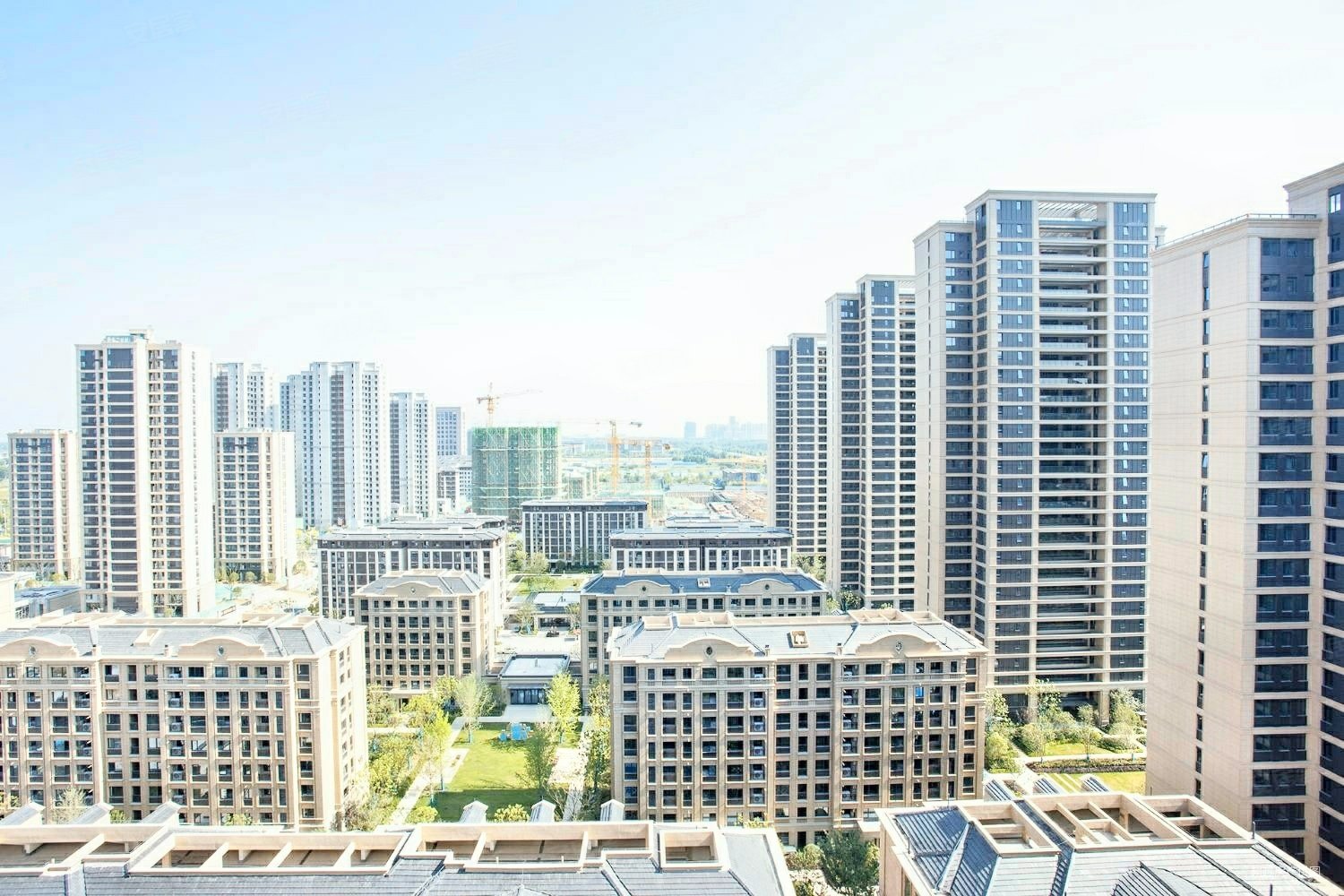 禹洲绿城兰园4室2厅2卫137.96㎡南北460万