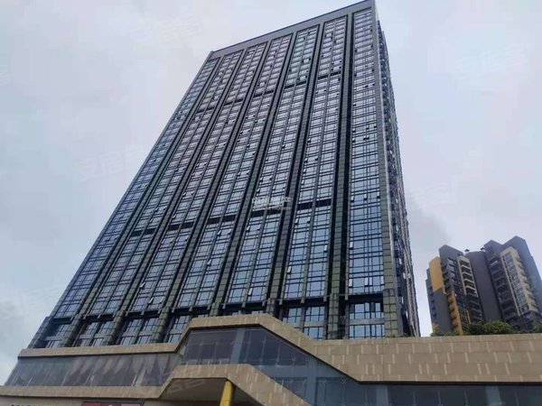 深圳布吉丹竹头东部英郡假日广场地铁口1房1厅拎包入住.