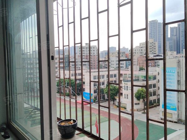 深圳福田下梅林金梅花园下梅林地铁口 金梅花园三期 原始正规一房一厅