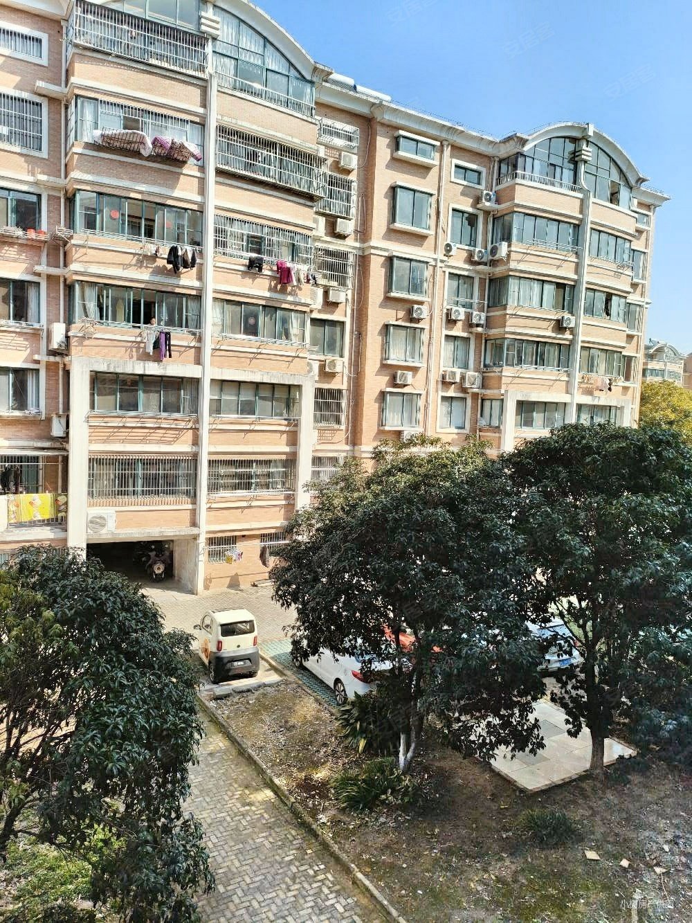 江帆花苑中区3楼120平118万