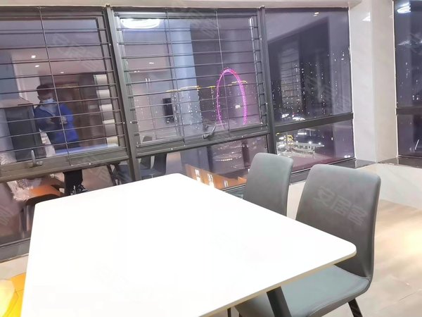 出租米兰广场精装修边套小3房 楼层好 看房方便 2500月