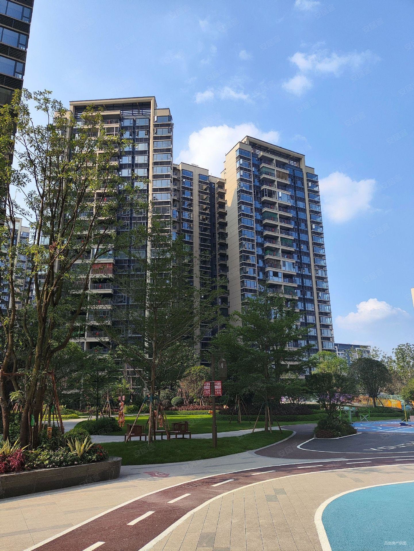 十二中旁电梯三房两厅两卫送产权车位8字头彰泰江与城