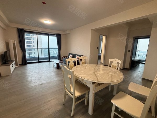 湖州长兴长兴市区万固尚溪府万固尚溪府 4室1厅2卫出租房源真实图片