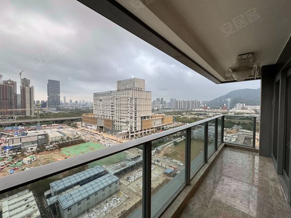 深圳南山前海前海天境花园打着灯笼都难找!龙光前海天境花园 3室2卫!