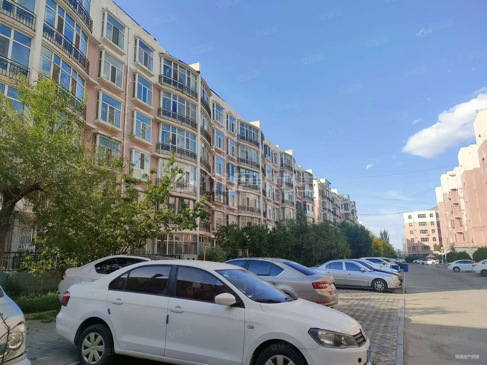 上院小区国标两室五年外房本付的不多出门就是高架工业大学