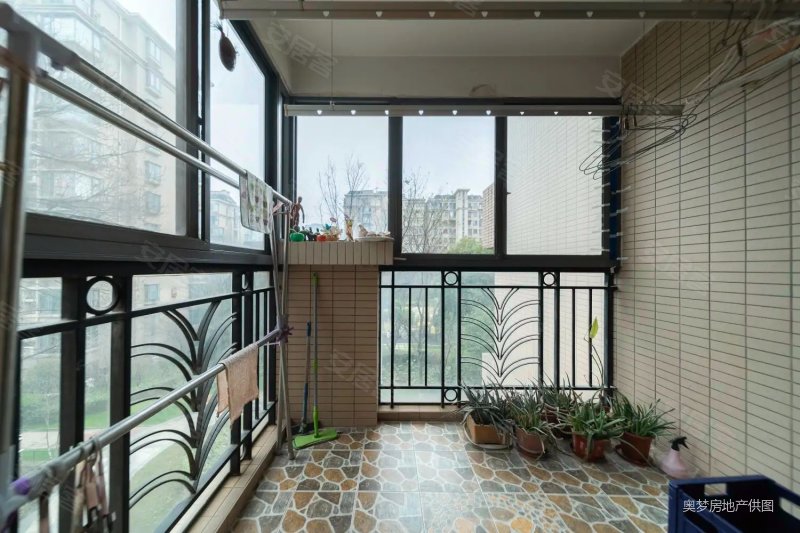 南京房产网>南京二手房>建邺二手房>奥体二手房>中海塞纳丽舍西苑>800