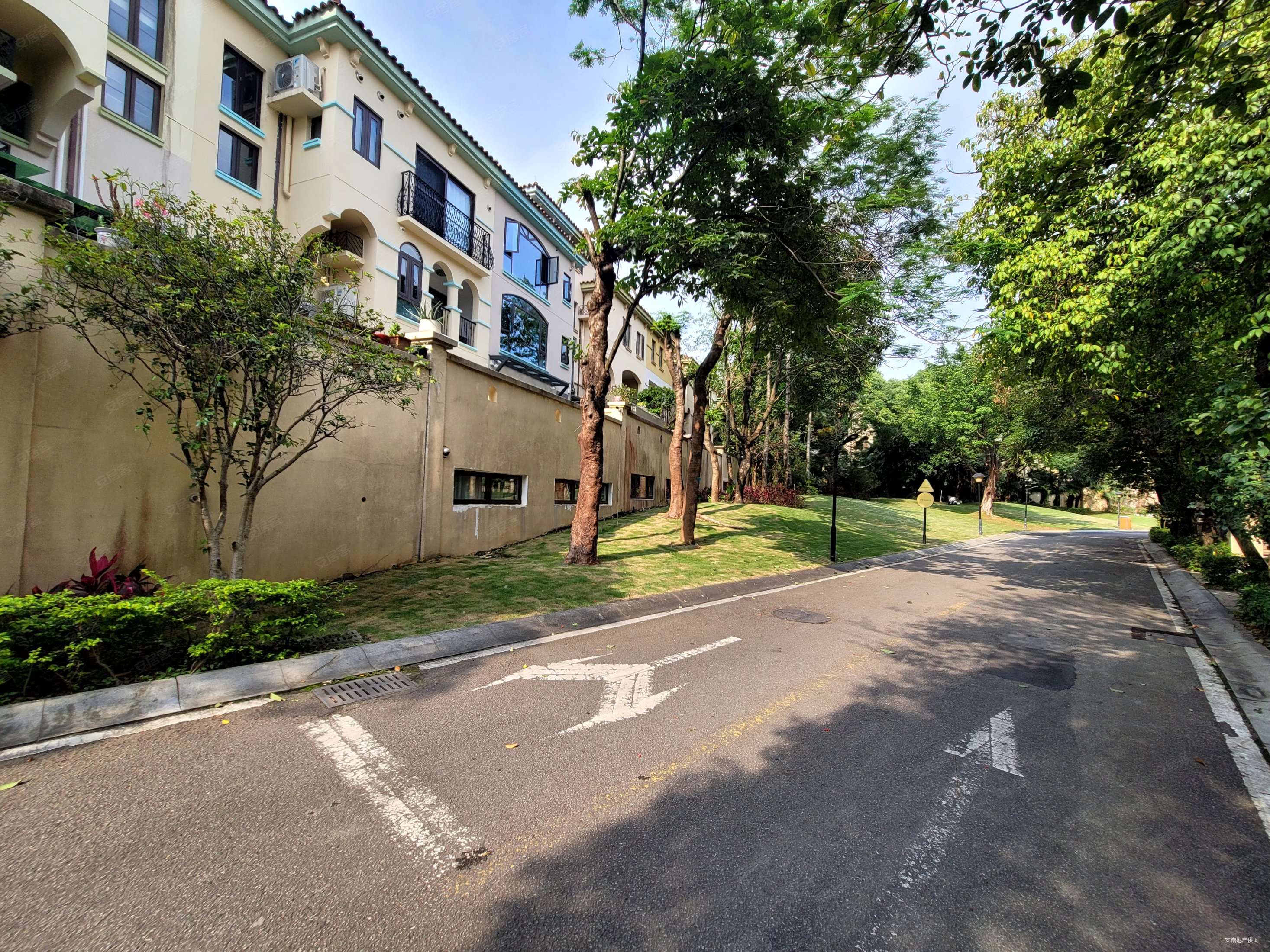 万科松山湖1号(别墅)4室2厅4卫210.42㎡南北1500万