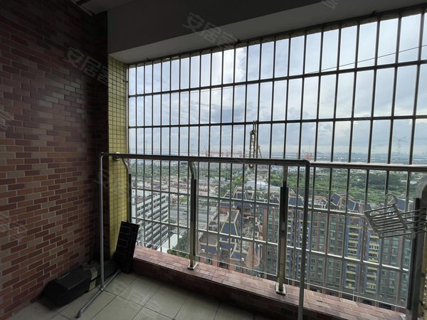 东港花园 3室2厅1卫 配套齐全 南北通透 精装修 随时可看,黄埔租房