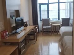 莱芜莱城信誉楼颐高公寓 南向精装 楼层好 采光好 配套齐全出租房源真实图片