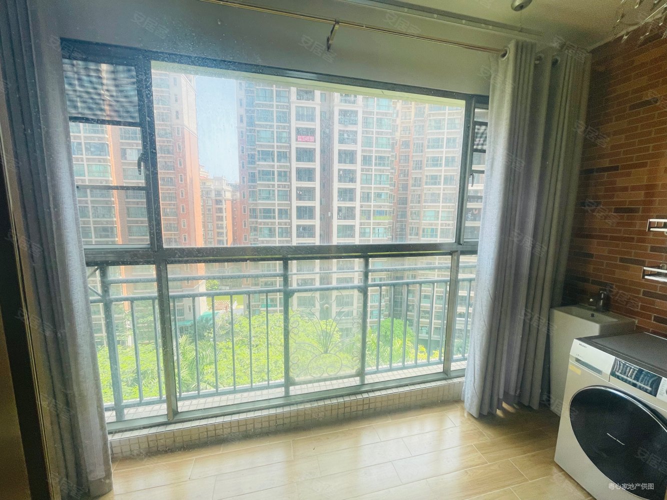 上冲关口处中颐海伦堡海伦花园全新精装修大三房拎包入住