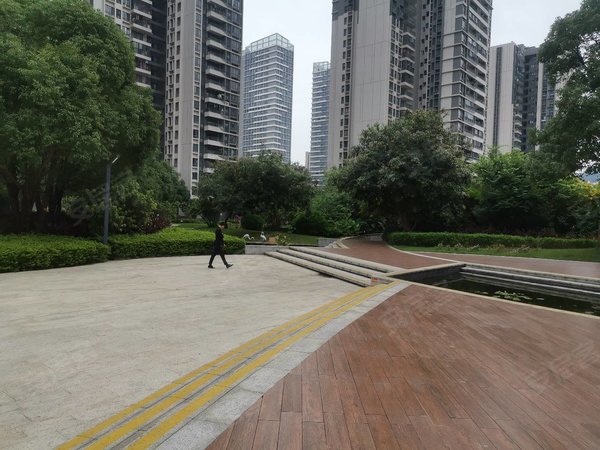 广州南沙金洲越秀滨海御城御城3房2卫,南北通透,配置好拎包入住,随时