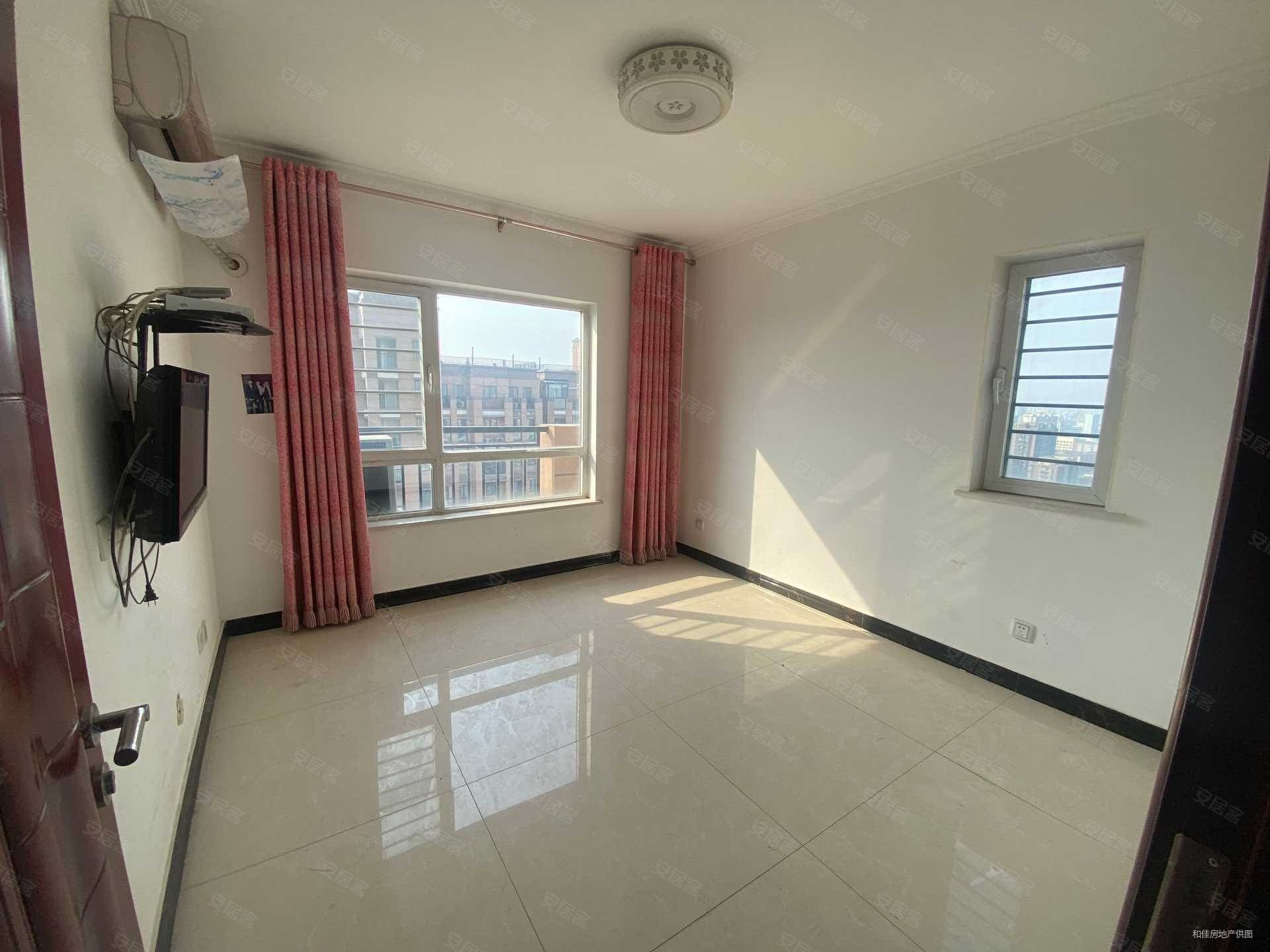 格林郡府a区东安路116号2室1厅1卫8576平方米