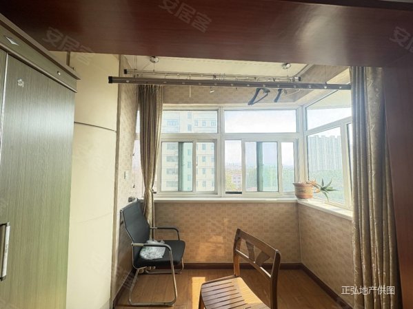 新东方华庭3室2厅1卫106㎡南北80万