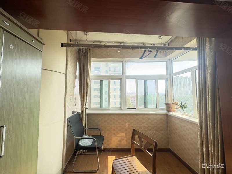 新东方华庭3室2厅1卫106㎡南北80万