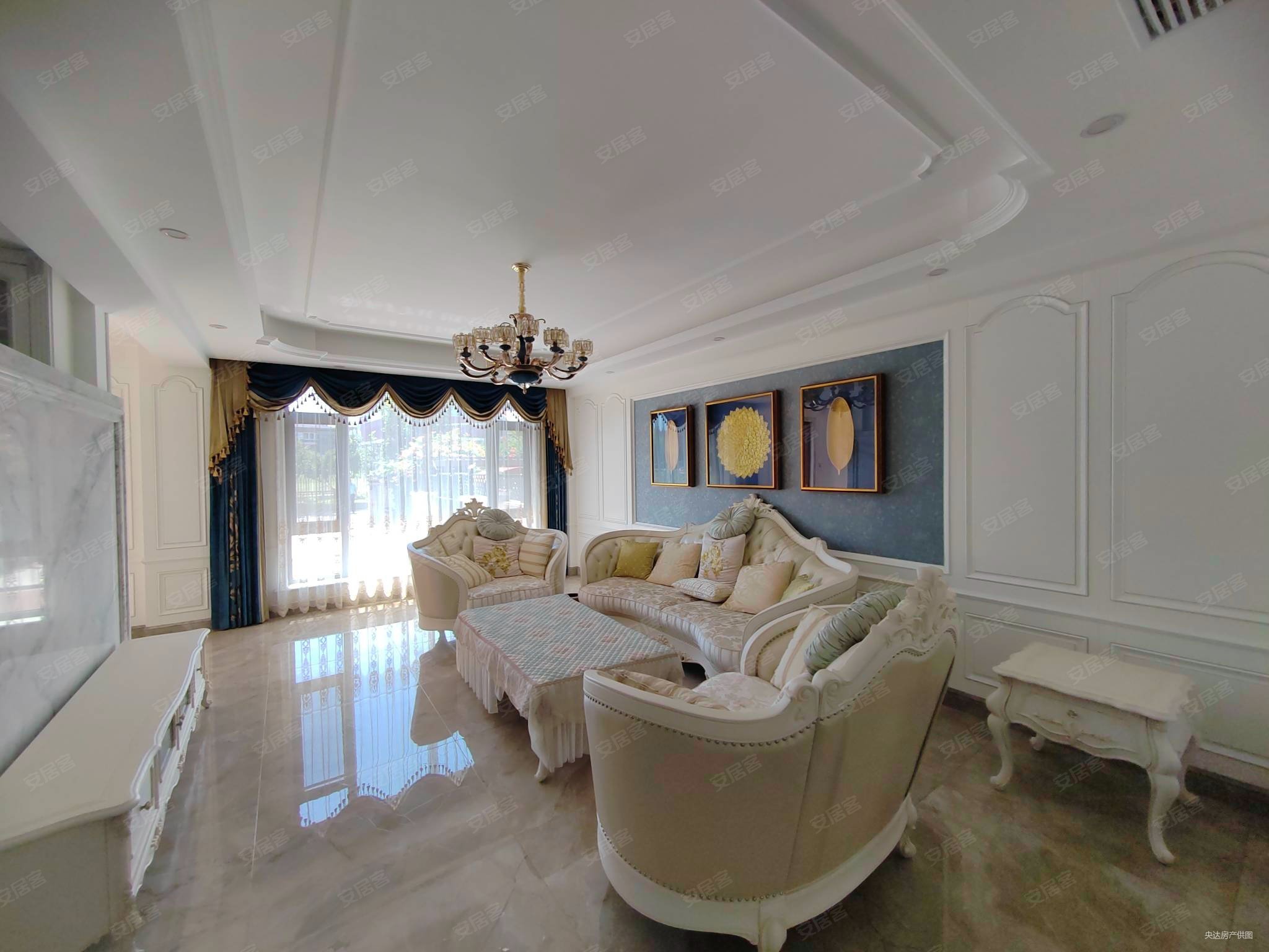 香槟小镇 交通便利 次新小区 低密度社区 南北通透 停车方便