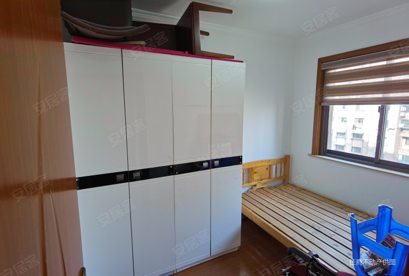 徐泾北城海棠馨苑(南区) 交通便利 板楼 高楼层视野好