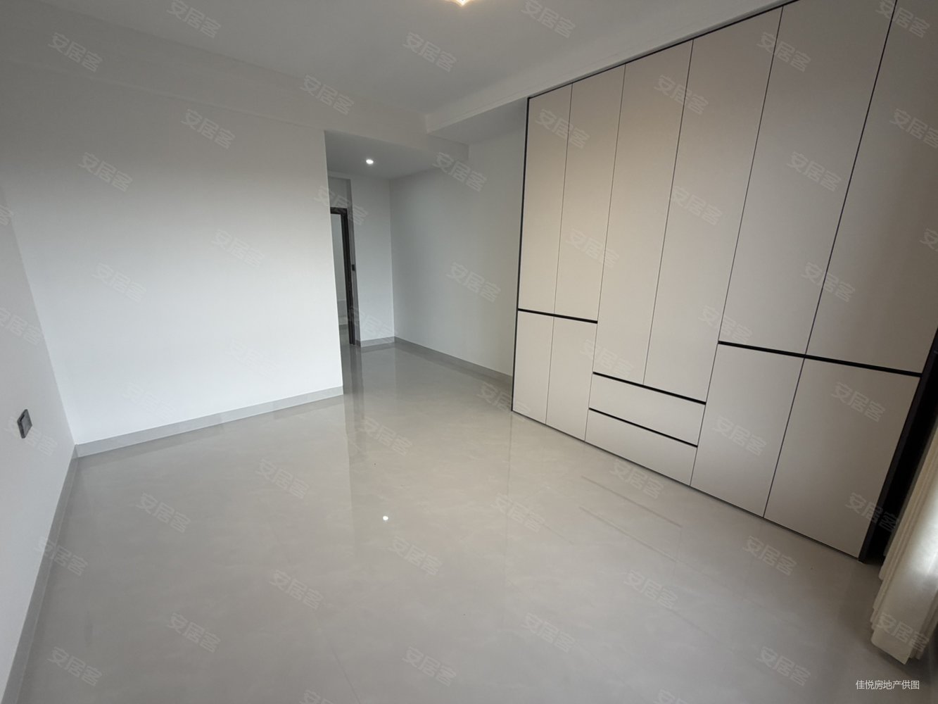 盛景苑4室2厅2卫125.5㎡南北89万