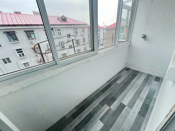 济南历下朝山街山医宿舍(东村,西村,南村)实习生力荐 南向带阳台 随时