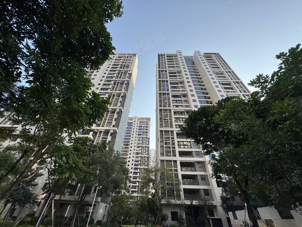 汕头龙湖东海岸长平海湾一城(商住楼)全新装修家具家电 放空半年多无甲醛 园心房安静 有多套出租房源真实图片