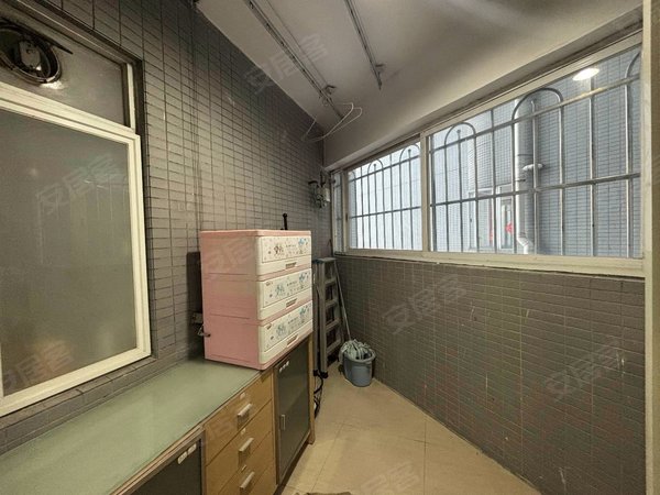 金丰大厦 电梯三房精装修 视野靓 看广州塔 拎包入住 楼龄新