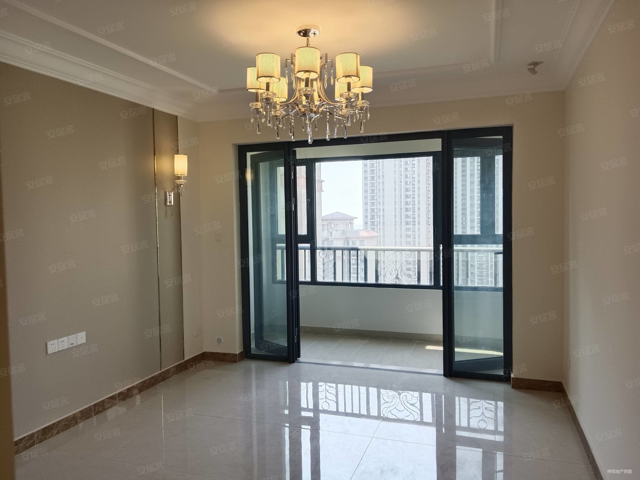 恒大悦府精装三室两厅一卫小高层好楼层