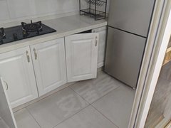 铜陵铜官万达广场高速地产小区，楼层六楼，三室一厅，边户，精装修，家电家具齐全出租房源真实图片