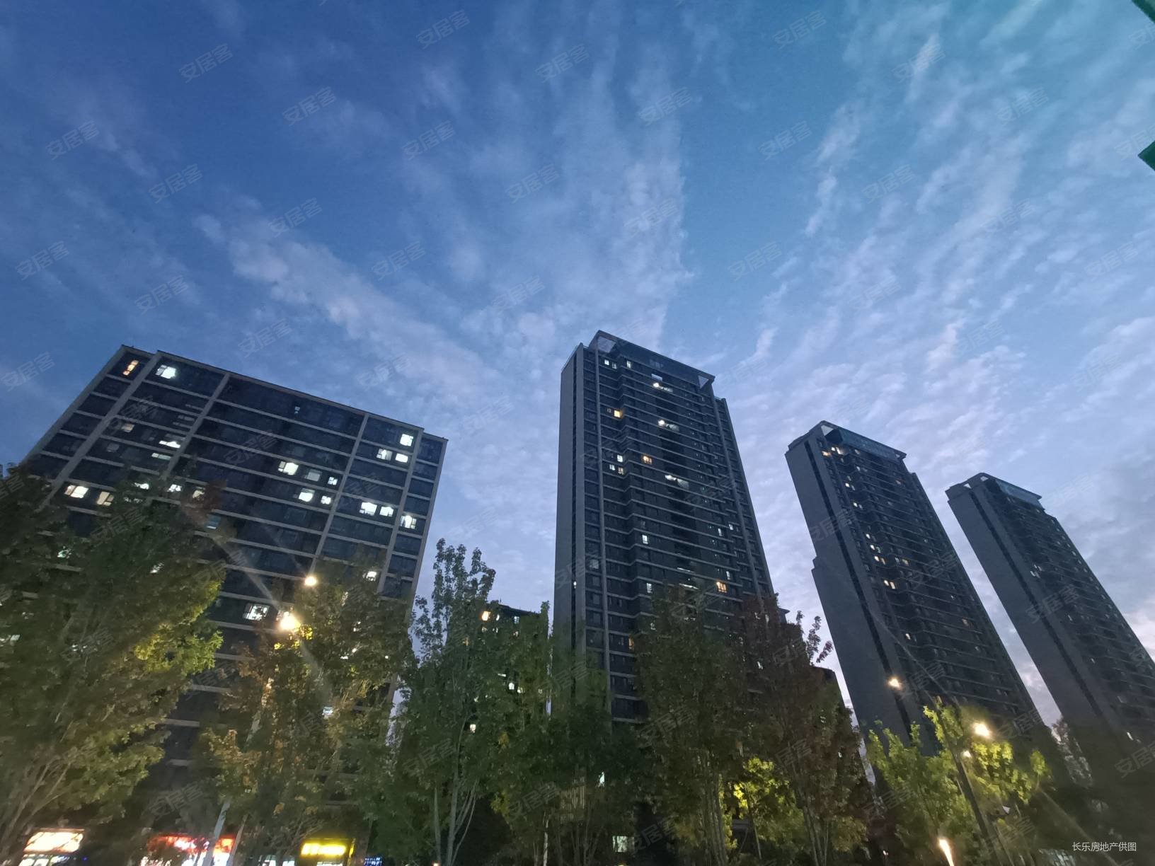 陆港绿城西安全运村芳菲郡