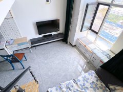银泰城旁 精装复式公寓 有暖气 可做饭 拎包入住 可短租