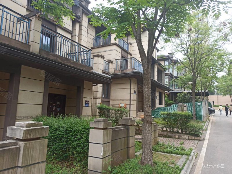 高铁西 连排精装别墅 买了既入住 采光好 花园大,澳海望洲府(别墅)