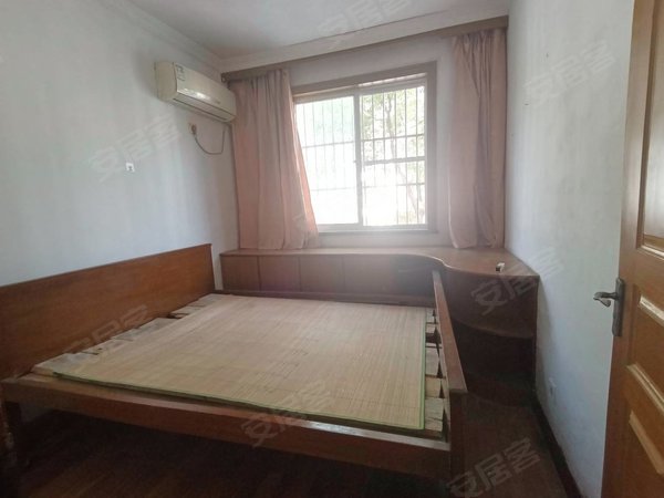 区4室2厅2卫精装家电齐全拎包入住,房源多多欢迎咨询出租房源真实图片