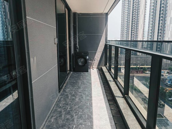 广州增城新塘保利335金融中心保利天际,漂亮的平层4房出租,家私家电