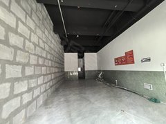 德阳旌阳黄河片区黄河片区 邦泰商业街 有三间，可分开租，67平，55平。出租房源真实图片