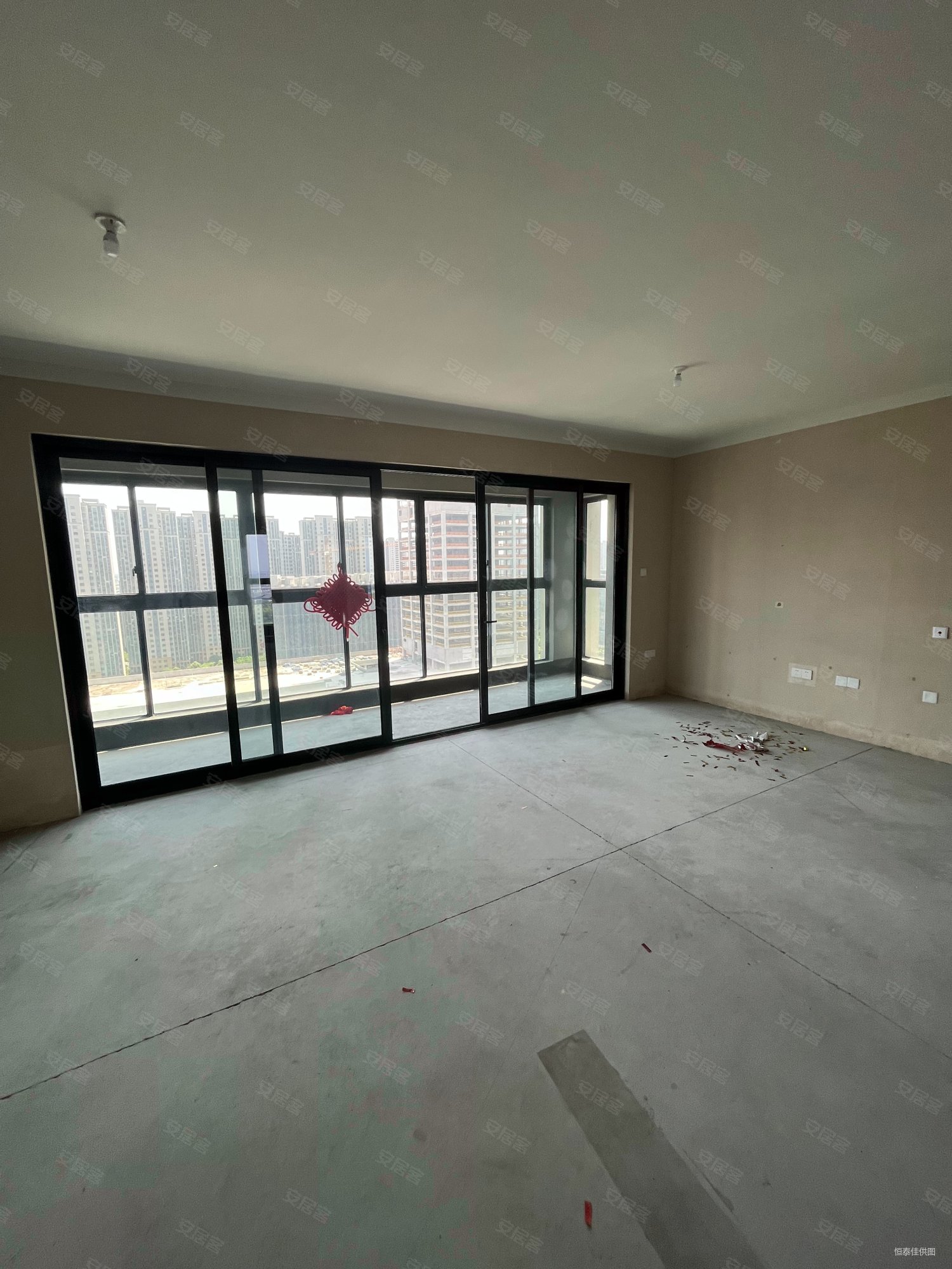 下调30w急售 建发云锦湾 140平四房两卫 看房方便