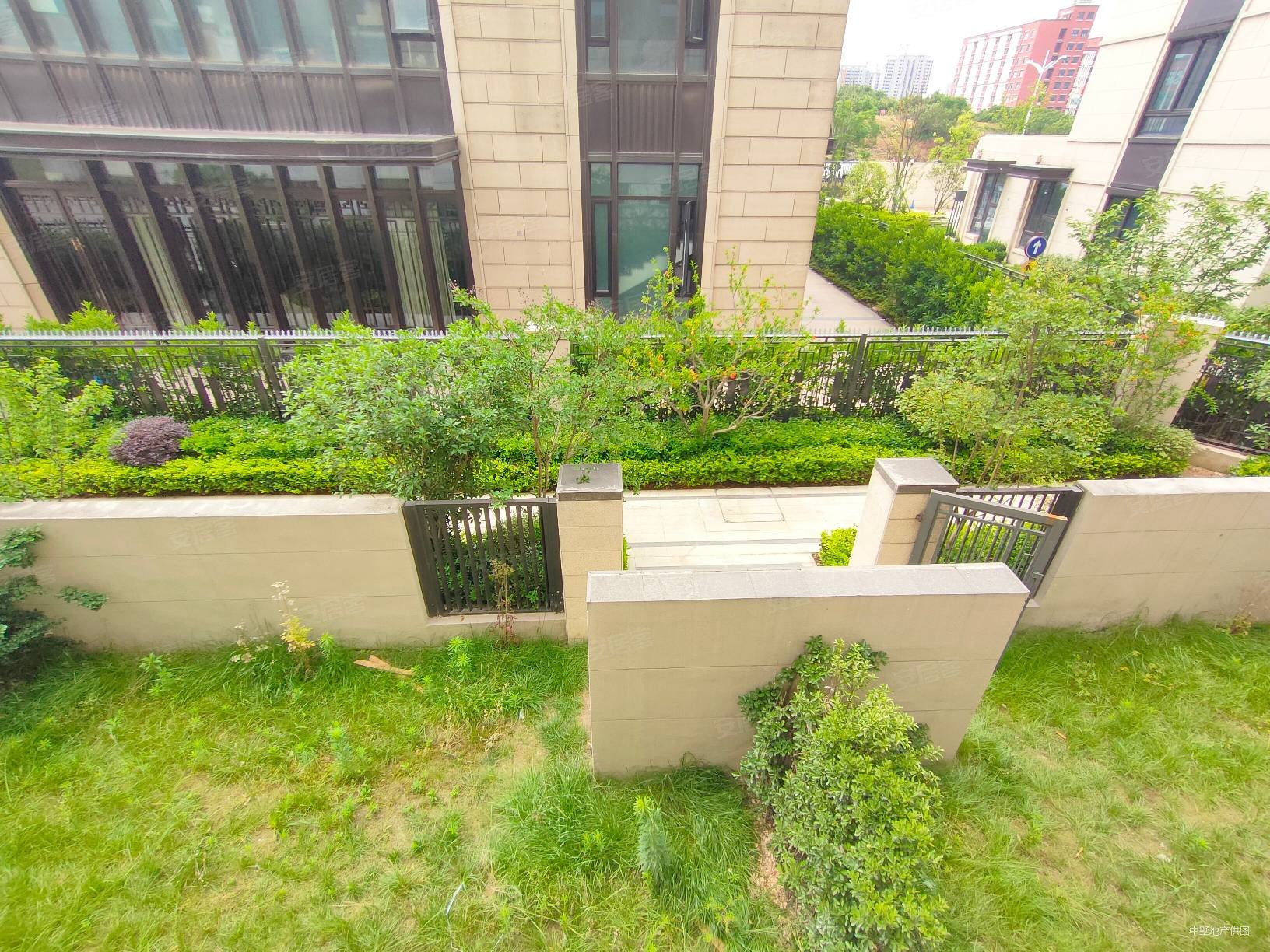 专业豪宅 叠墅 带院子 纯毛坯,北雁湖金茂湾二手房,588万,4室3厅,3卫